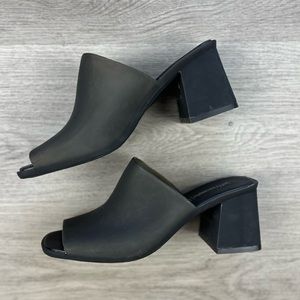 NWOT Jeffery Campbell Heeled Jelly Sandals size 6